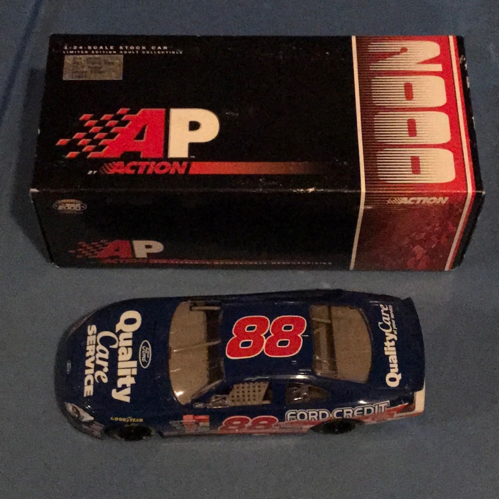 Dale Jarrett 1:24 Scale Stock Car Collectable 2000